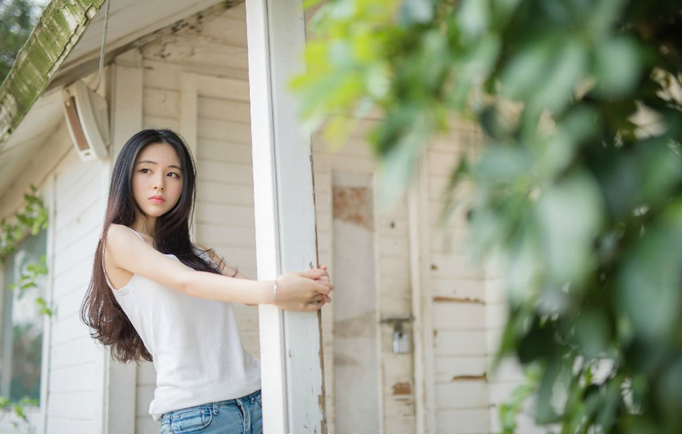 如果你对别人的苦难无动于衷，那么你就不配称为人。